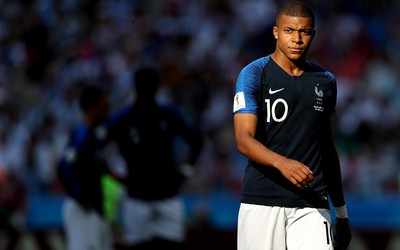 环球电竞热议-丹麦队球迷全场高歌你永远不会独行